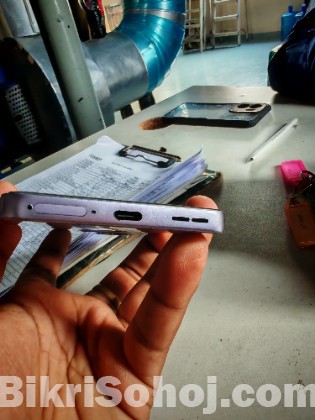Oppo Reno 13 F